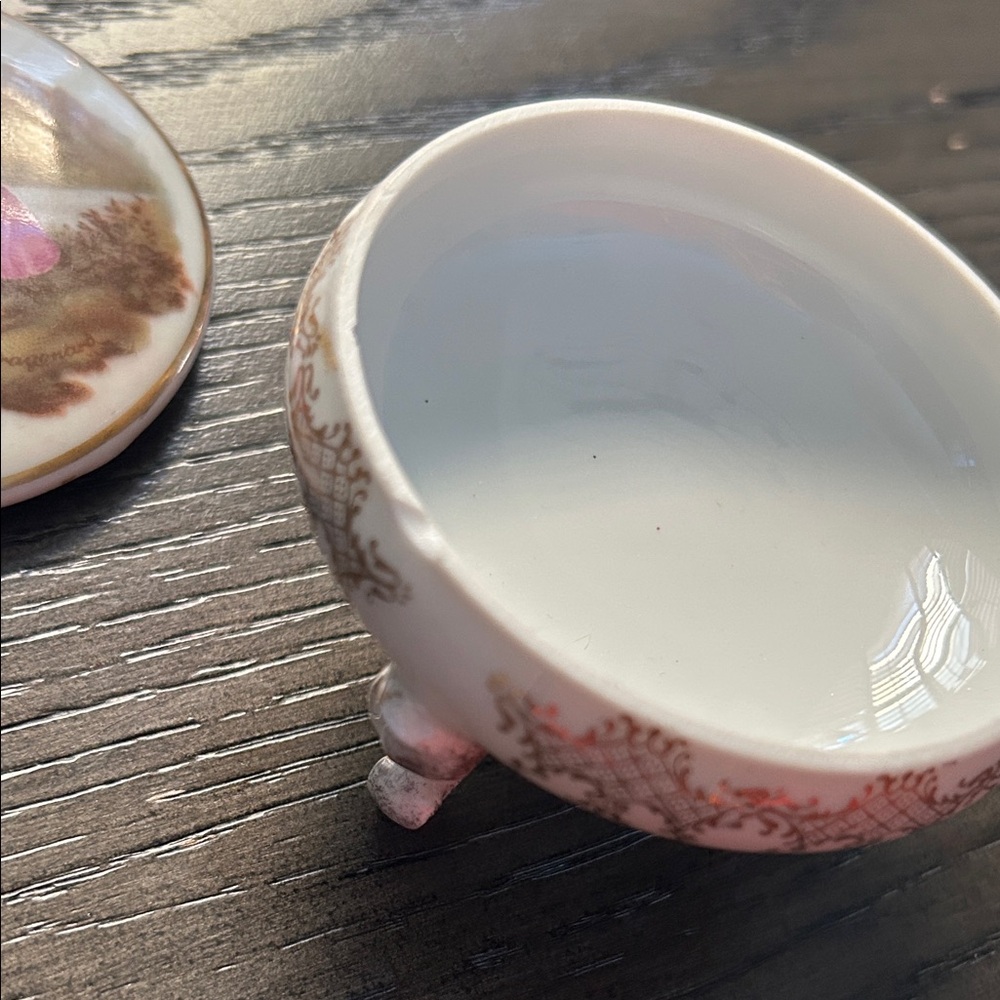 Vintage Limoges porcelain pocket mirror and trinket box - Picture 6 of 8